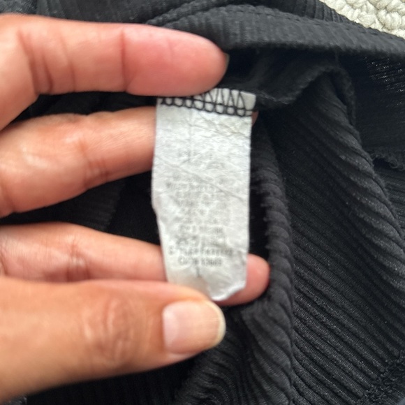 Black Cut Out Short Sleeve Ribbed Tee with Metal Heart - Picture 5 of 5